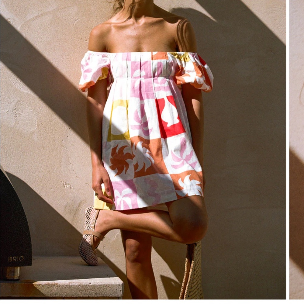 Zoo Babydoll Dress! Brand new!! White and Pink Off-Shoulder Puff Sleeve Sundress